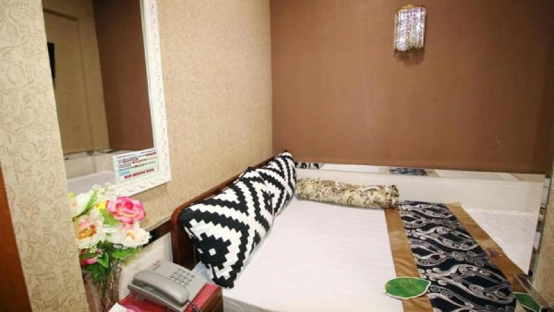 Toronto Inn Hong Kong Guest house